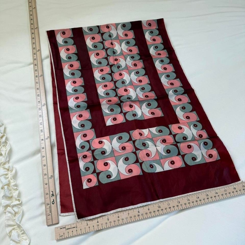 mod swirl scarf 70s geometric swirl scarf burgundy pink mod print - Picture 3 of 3